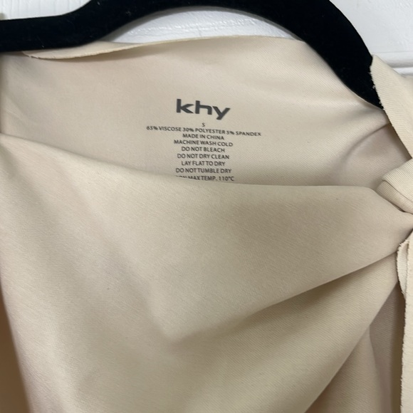 Khy SUEDED STRETCH KNOTTED TOP | STONE - S - Picture 2 of 2